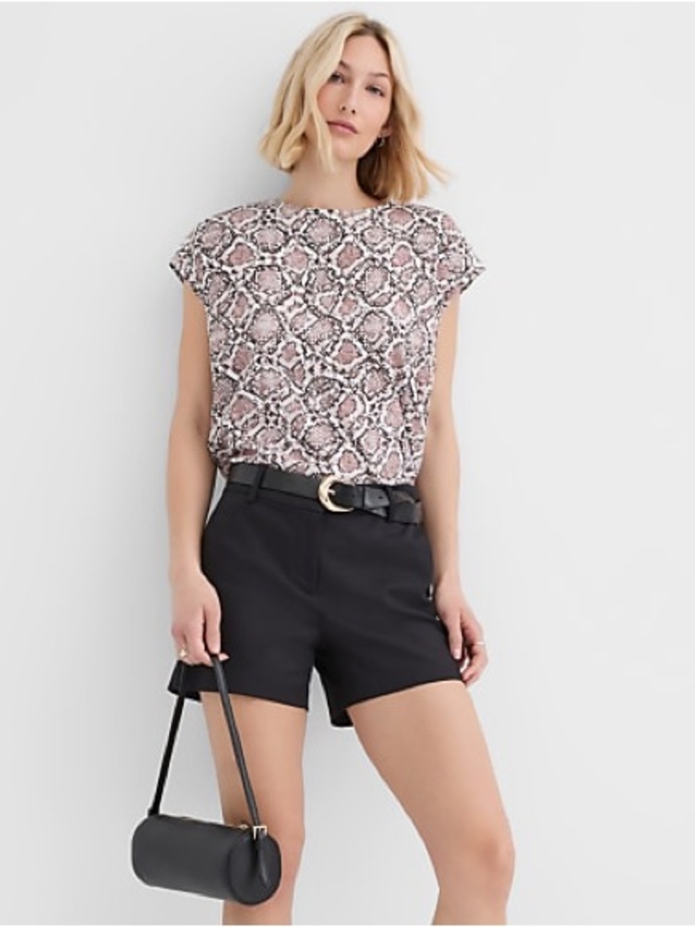 LOFT “ The Riviera Short”  Size 2